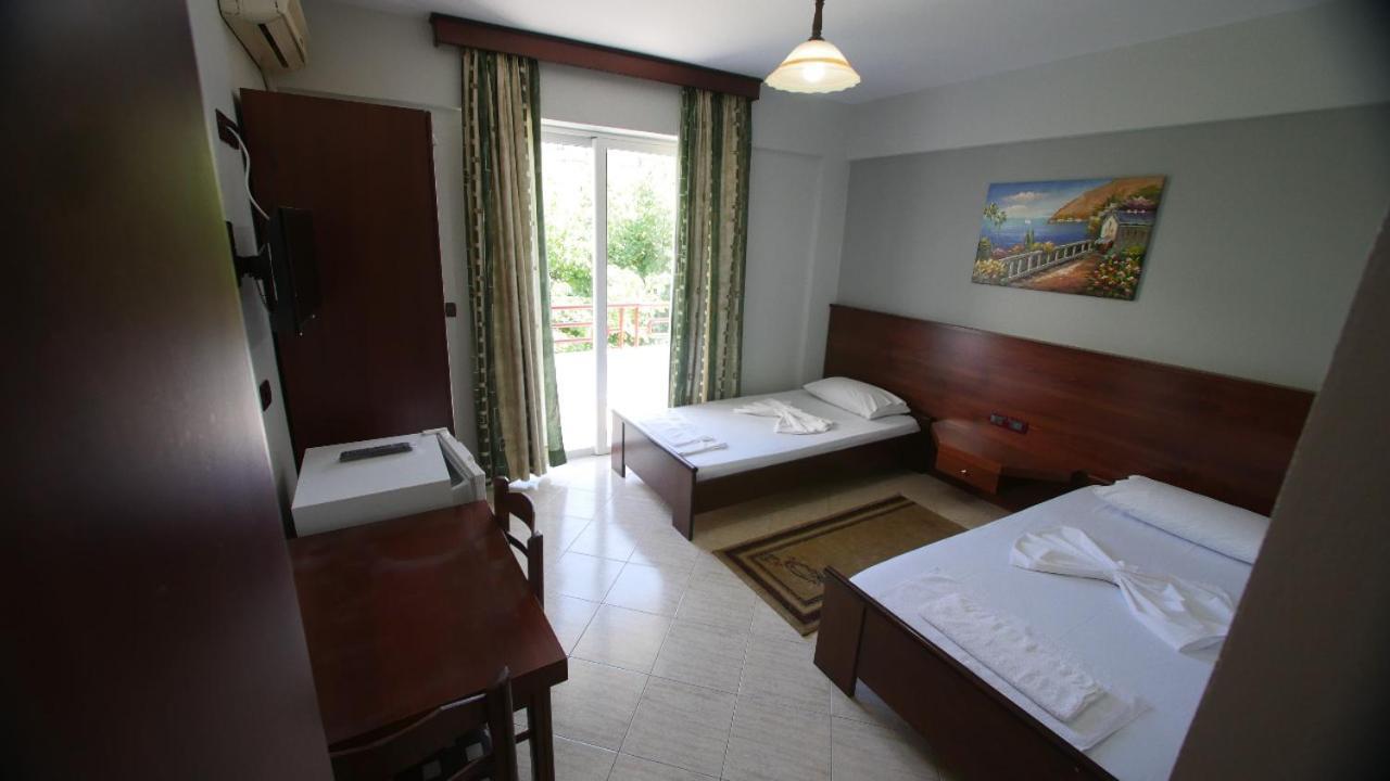 Hotel Venera Saranda Extérieur photo