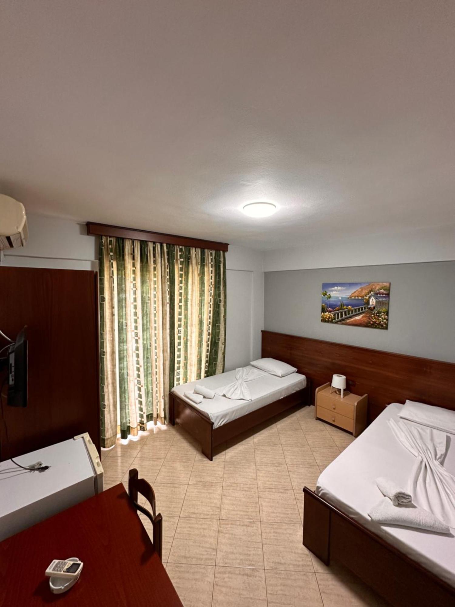 Hotel Venera Saranda Extérieur photo
