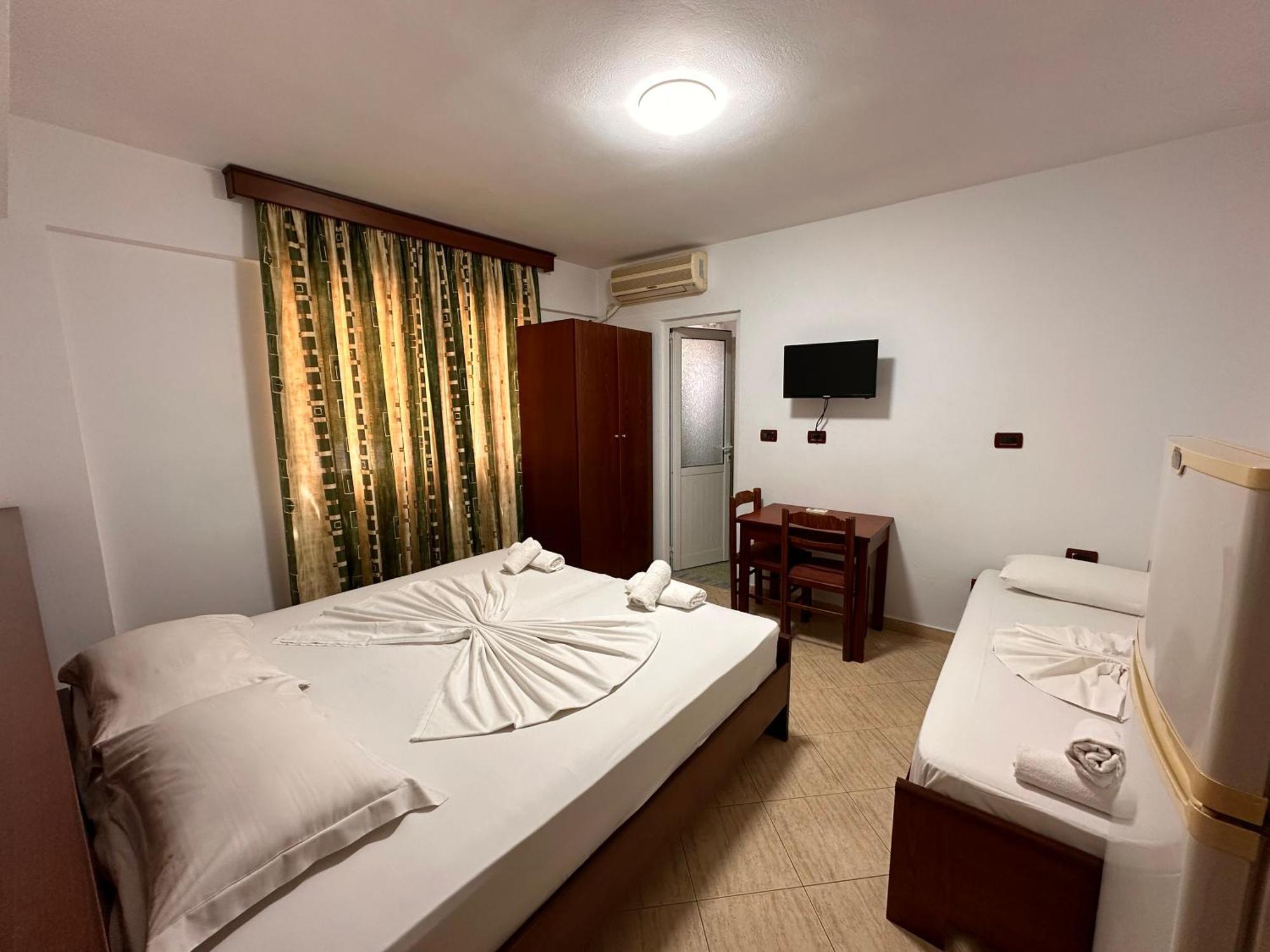 Hotel Venera Saranda Extérieur photo