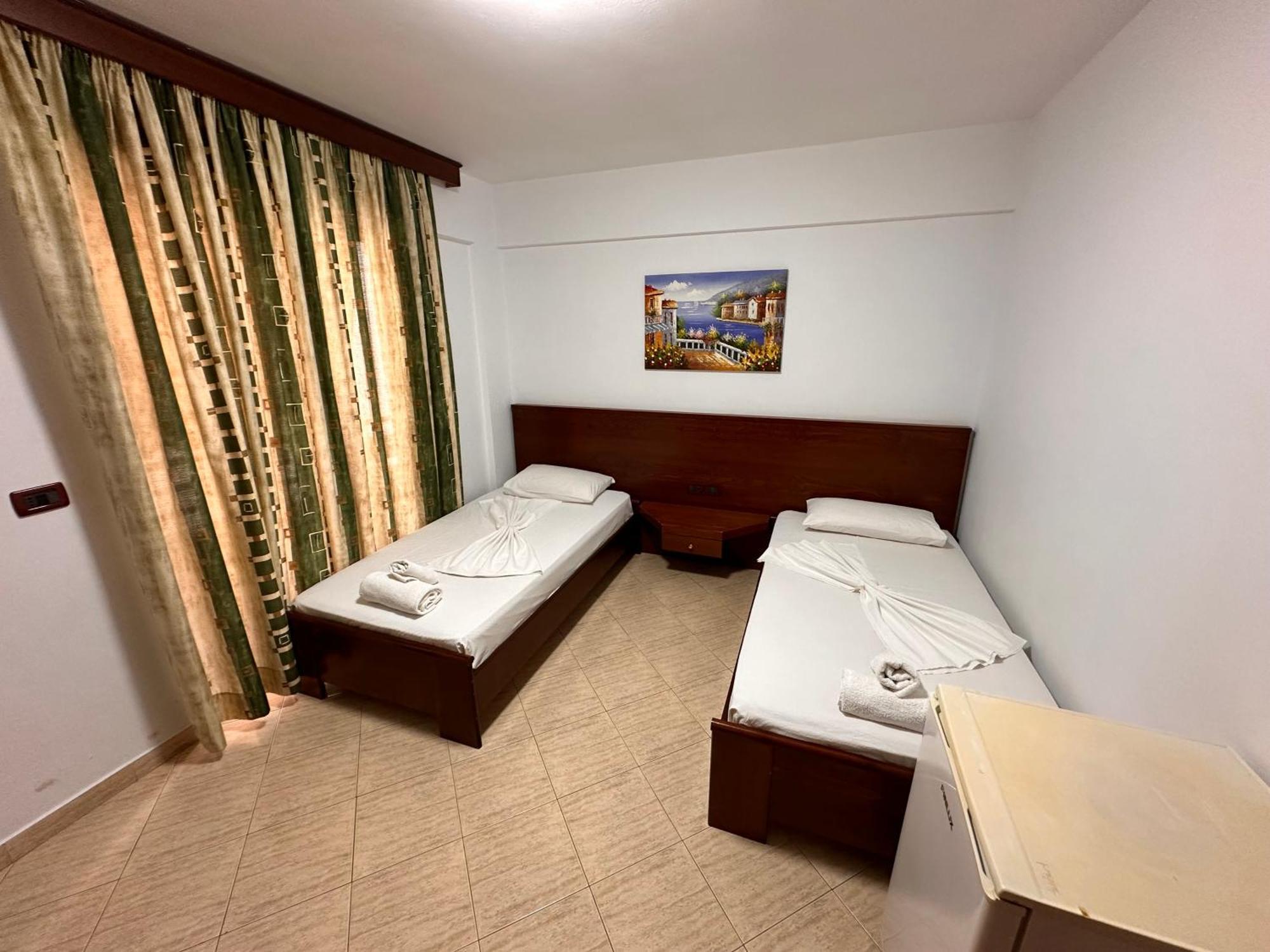 Hotel Venera Saranda Extérieur photo