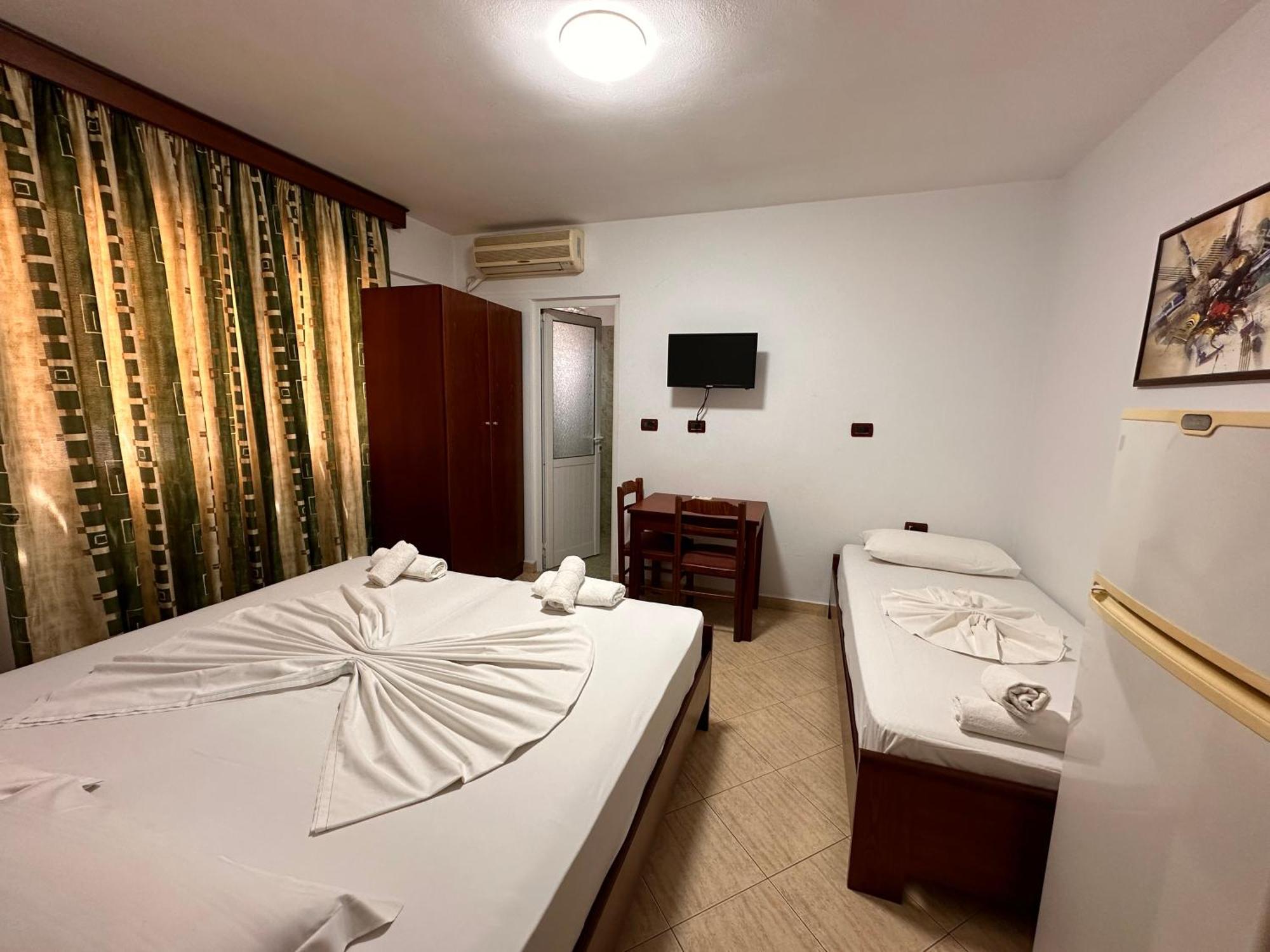 Hotel Venera Saranda Extérieur photo