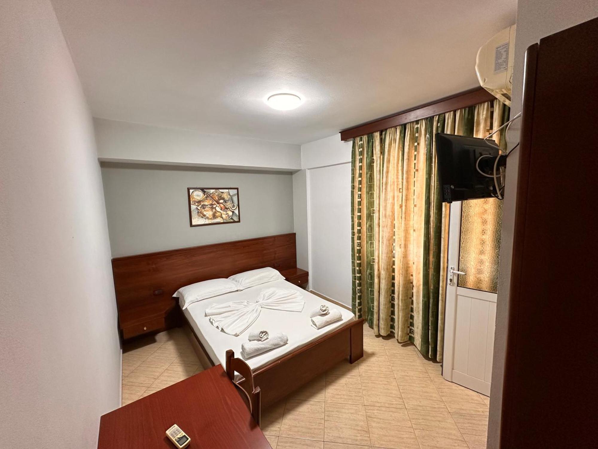 Hotel Venera Saranda Extérieur photo